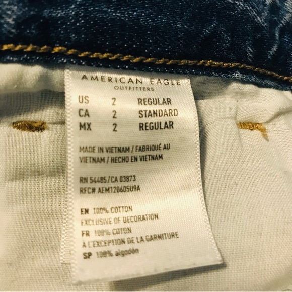 American Eagle Distressed curvy Mom Blue Jeans Women’s size 2 26 - Picture 7 of 8
